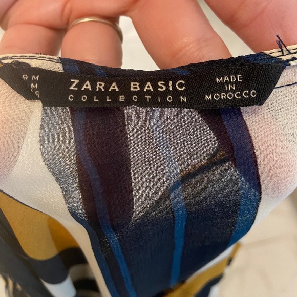 Beautiful top - Picture 3 of 3